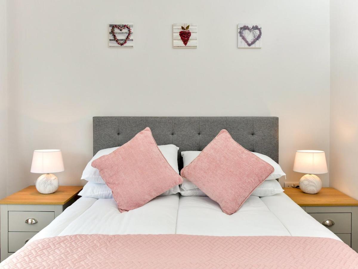 Pass The Keys Newly Refurbished Modern Bungalow - Pets Welcome Villa Swansea Eksteriør bilde