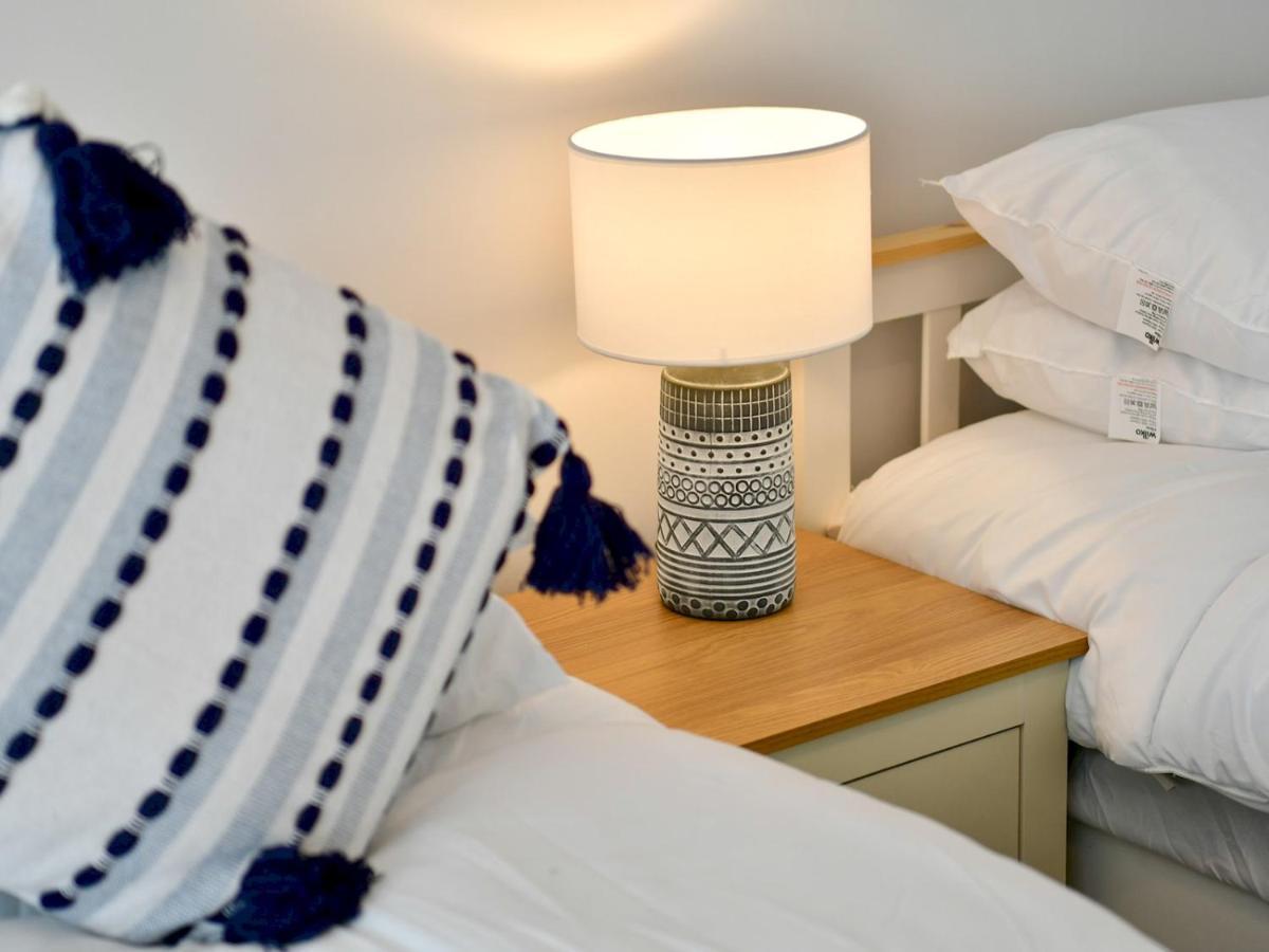 Pass The Keys Newly Refurbished Modern Bungalow - Pets Welcome Villa Swansea Eksteriør bilde