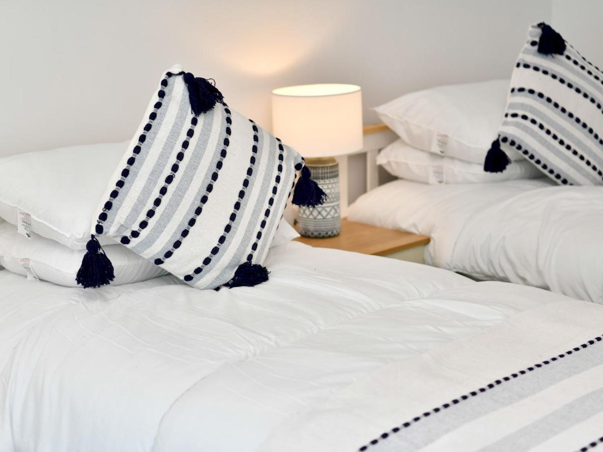 Pass The Keys Newly Refurbished Modern Bungalow - Pets Welcome Villa Swansea Eksteriør bilde