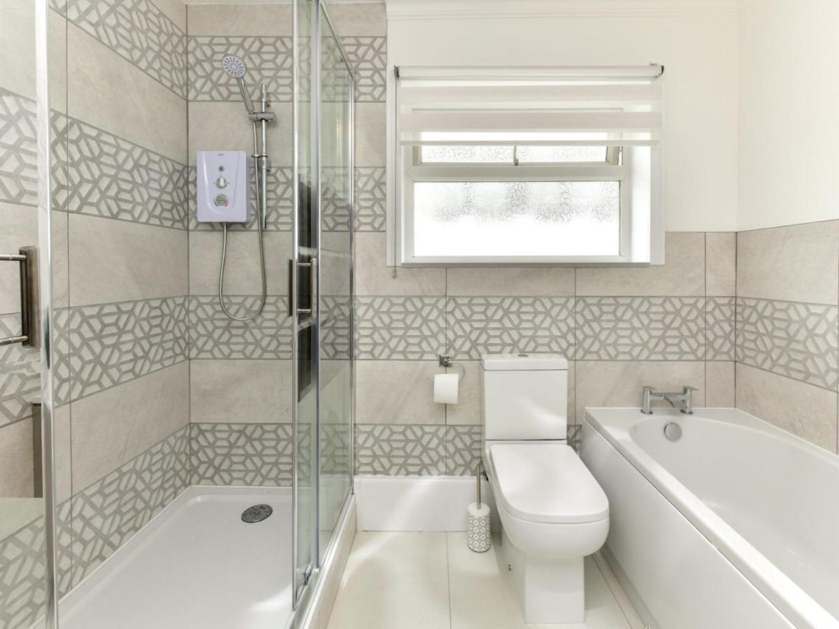 Pass The Keys Newly Refurbished Modern Bungalow - Pets Welcome Villa Swansea Eksteriør bilde