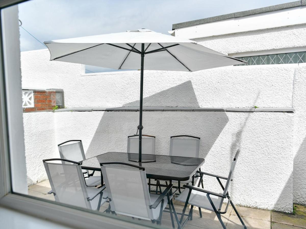 Pass The Keys Newly Refurbished Modern Bungalow - Pets Welcome Villa Swansea Eksteriør bilde